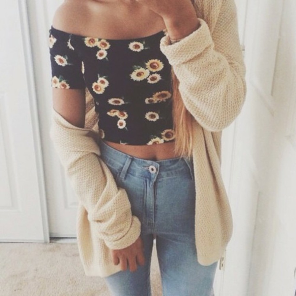 Sunflower Summer Crop Top Off-the-shoulder